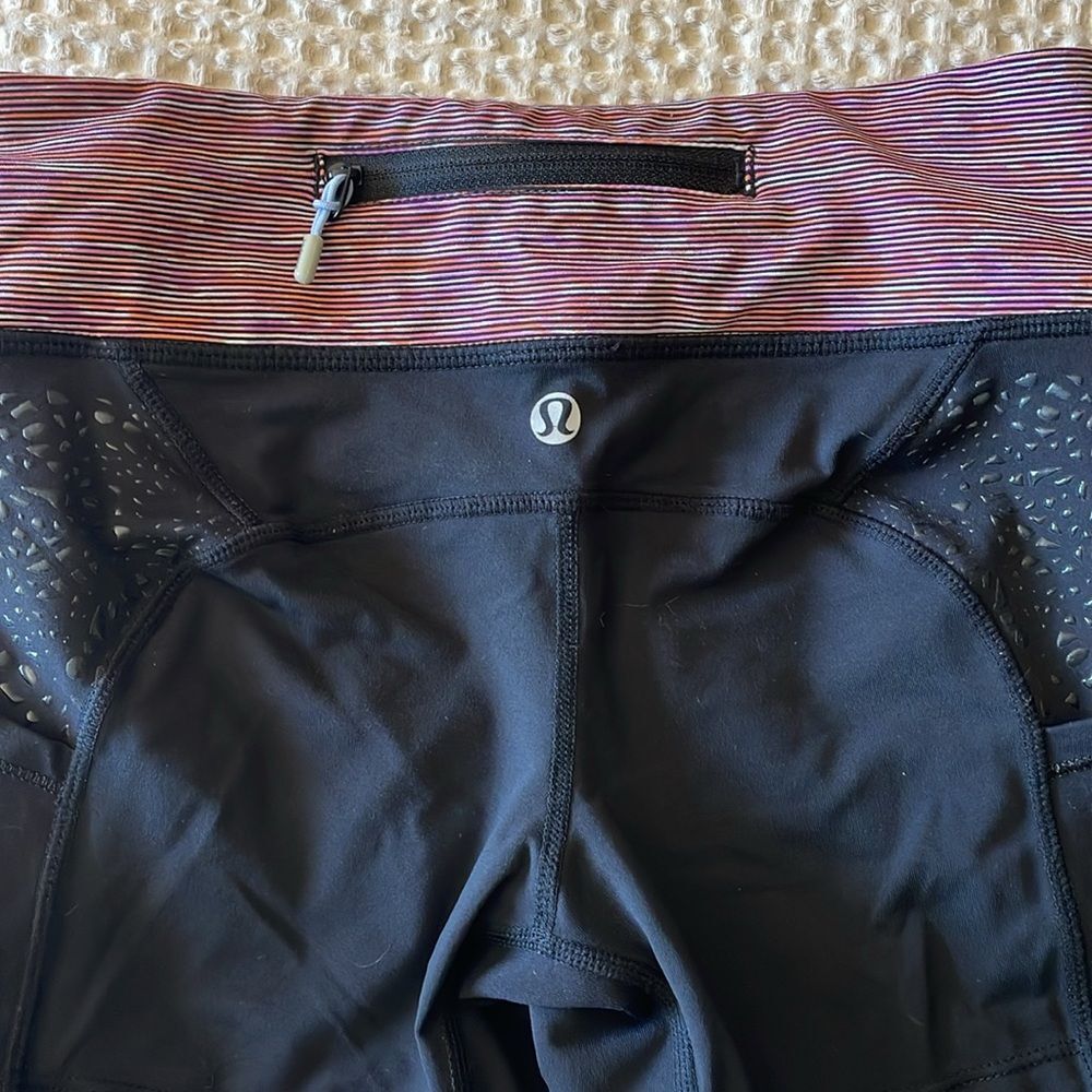 Lululemon Run Shorty Short Black Wee Are From Space Black spandex small low rise - Picture 5 of 7
